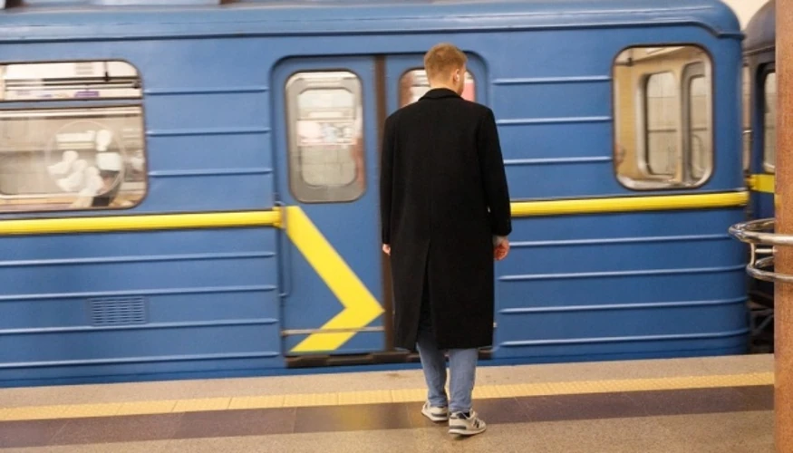 У Києві 4 жовтня пояснили, як працює «зелена» гілка метро під час тривог